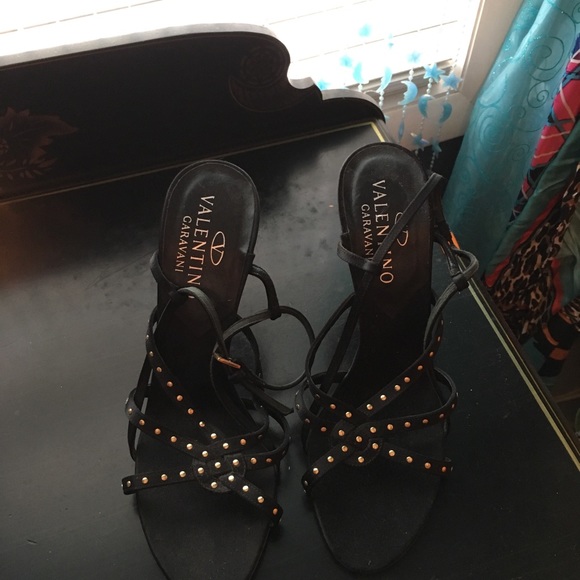 Selling my Chanel, YSL, Dolce & Gabbana shoes - Picture 7 of 8